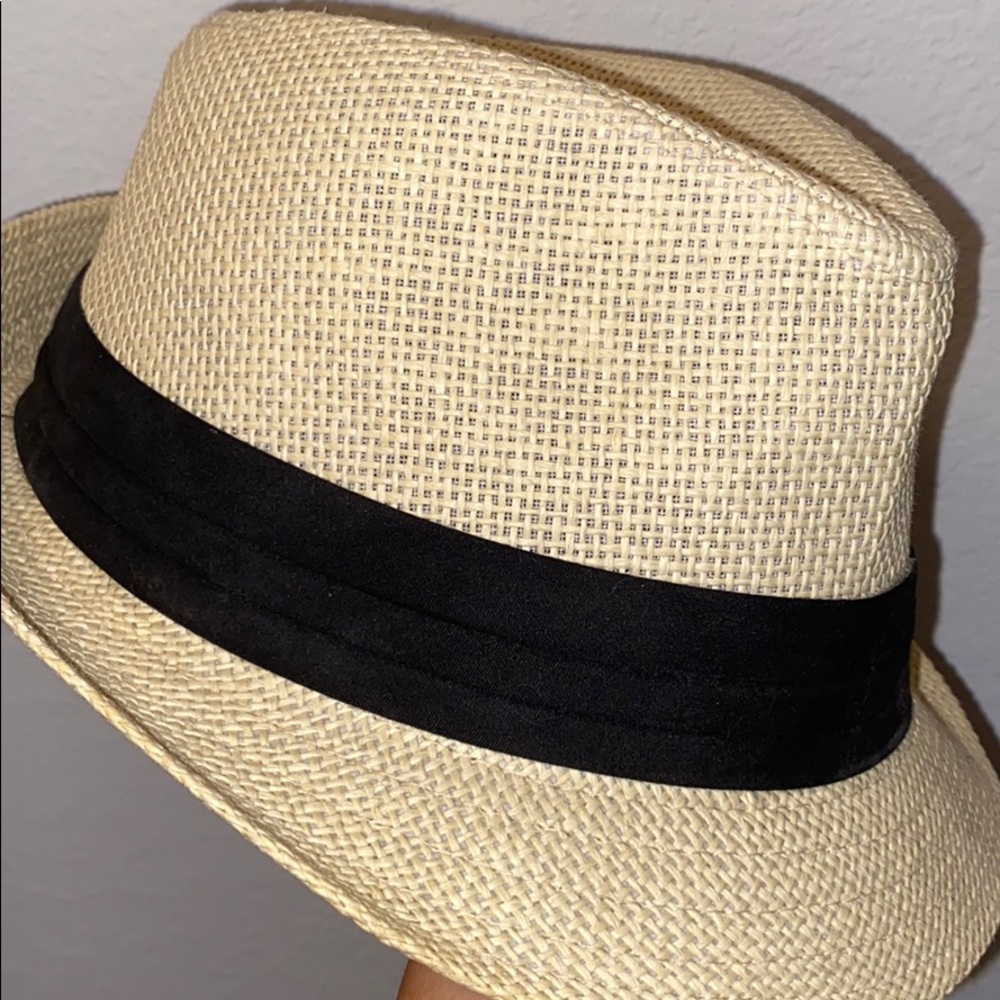 Fedora - Picture 4 of 4